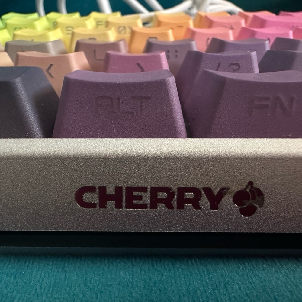 Cherry Custom Keyboard - Picture 6 of 7
